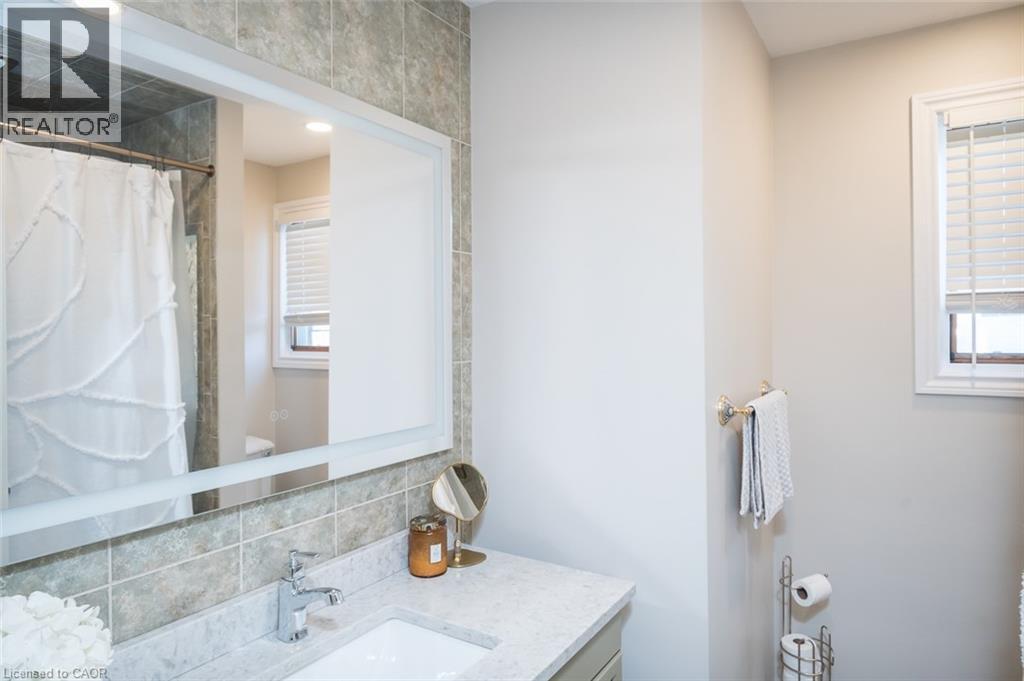 45 Amberwood Street, Stoney Creek, Ontario  L8J 1J1 - Photo 22 - 40775355
