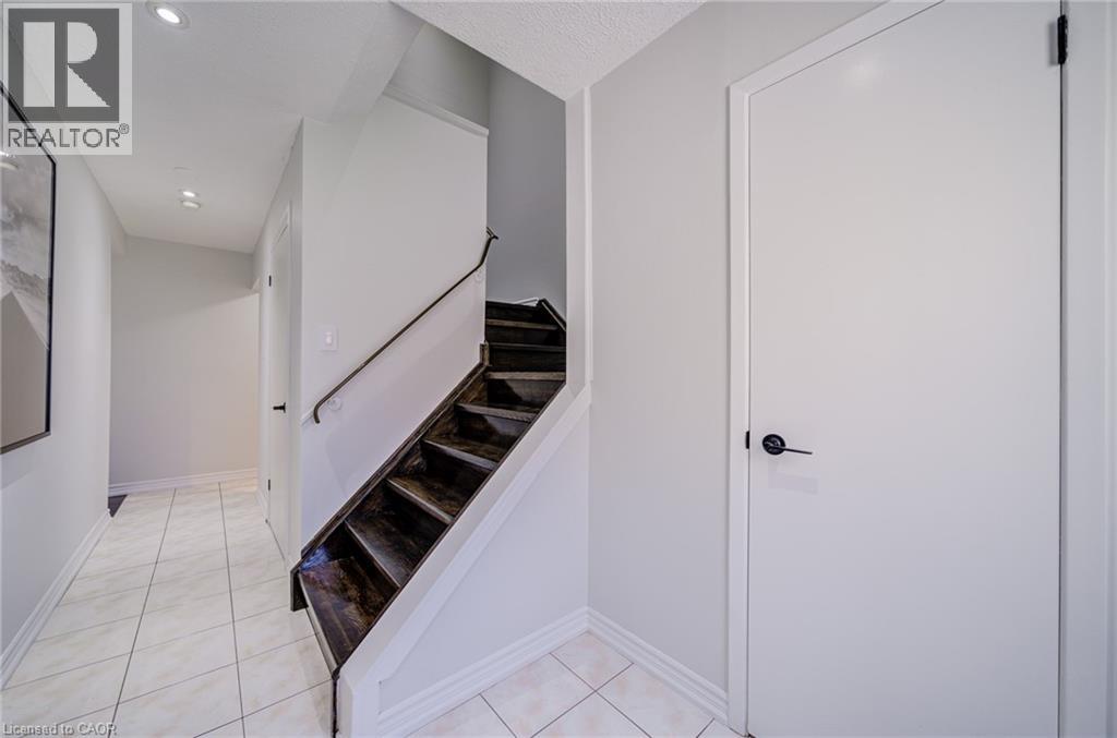 41 Mississauga Valley Boulevard Unit# 12, Mississauga, Ontario  L5A 3N5 - Photo 6 - 40775164