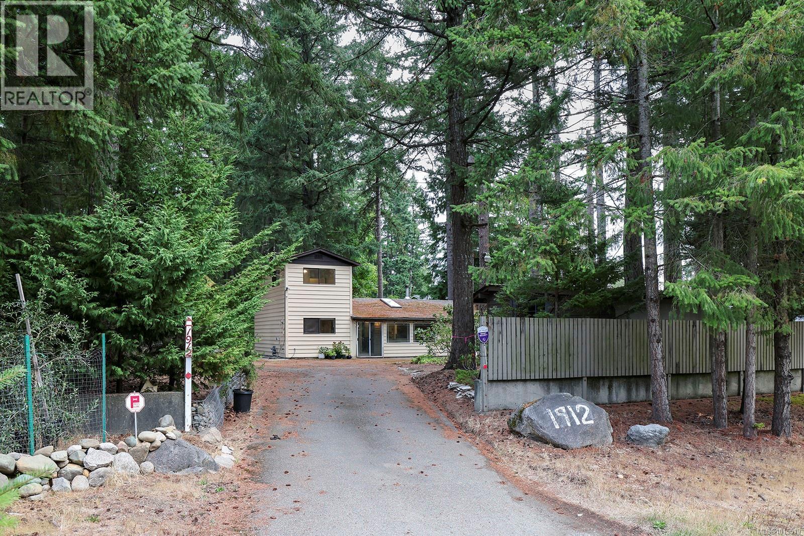 1912 Ryan Rd E, Comox, British Columbia  V9M 4C9 - Photo 6 - 1015519