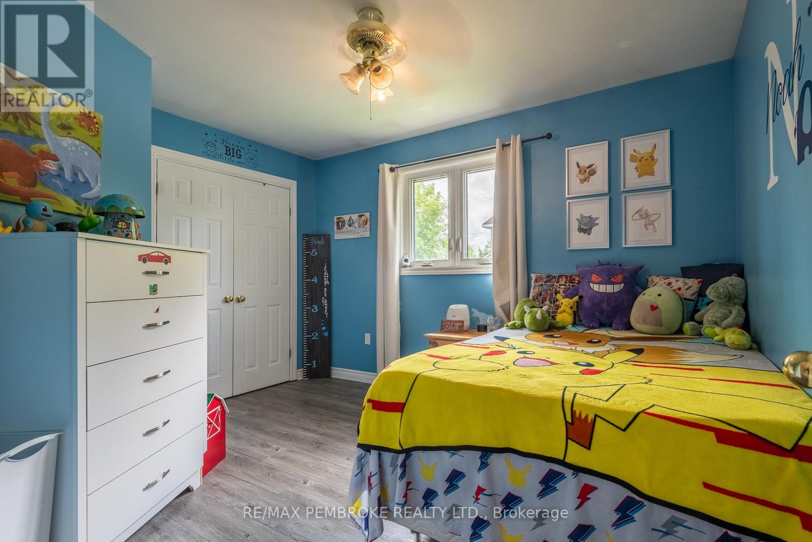 560 Boundary Road E, Laurentian Valley, Ontario  K8A 6M3 - Photo 12 - X12438752