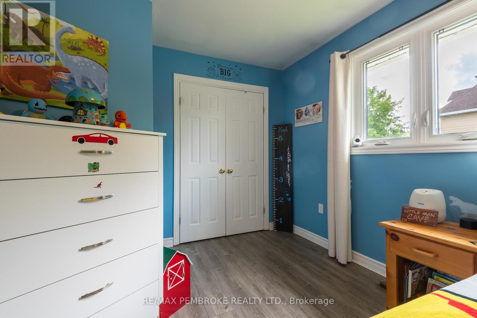 560 Boundary Road E, Laurentian Valley, Ontario  K8A 6M3 - Photo 13 - X12438752