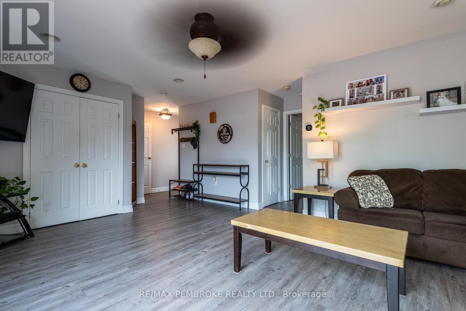 560 Boundary Road E, Laurentian Valley, Ontario  K8A 6M3 - Photo 4 - X12438752