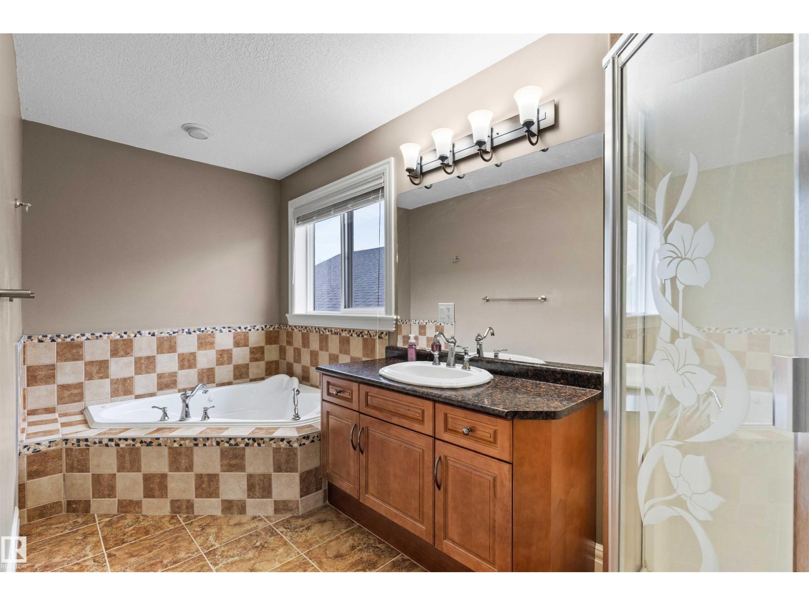 7918 7 Av Sw, Edmonton, Alberta  T6X 1N3 - Photo 16 - E4446780