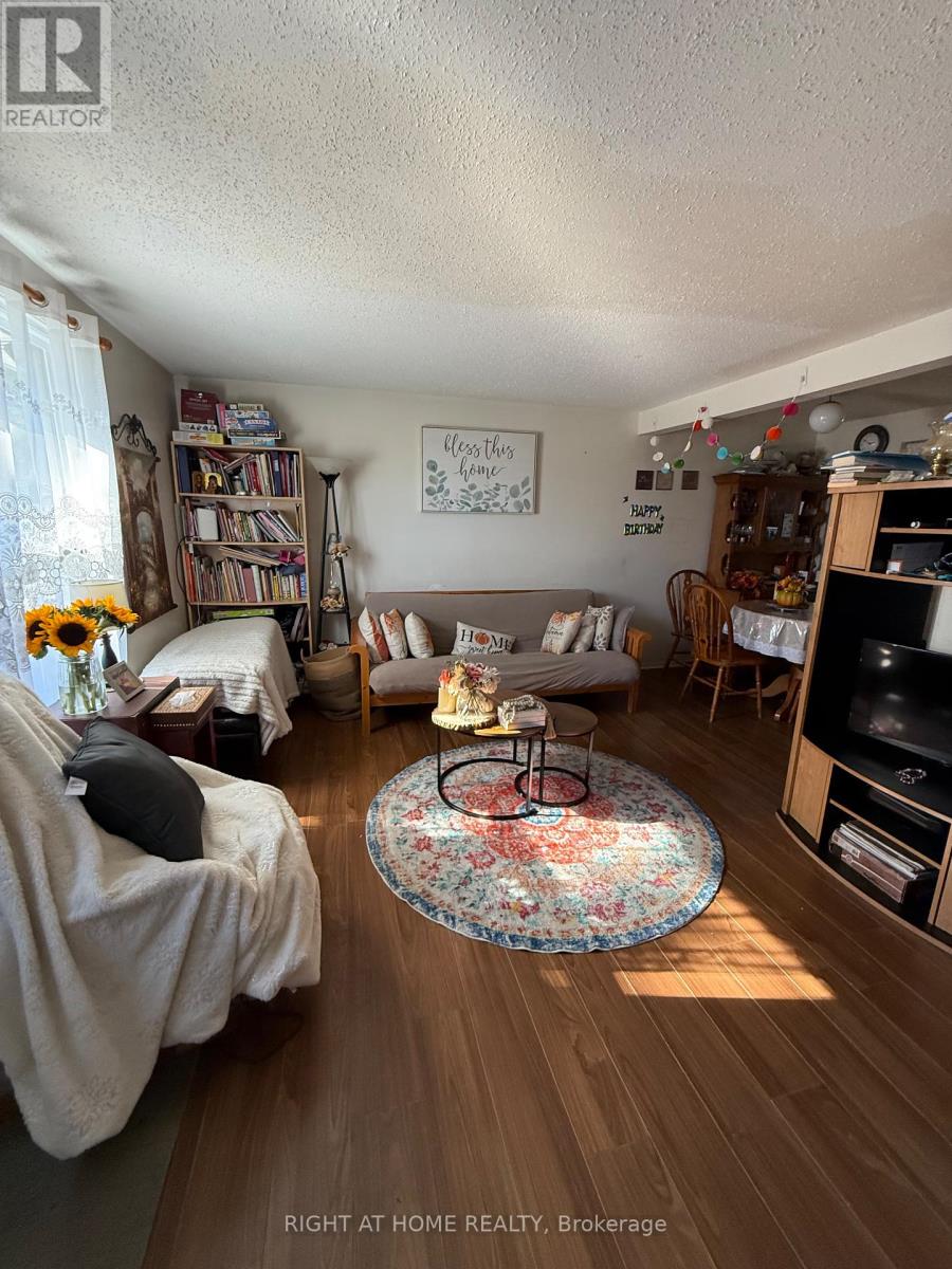 1013 Cloister Gardens, Ottawa, Ontario  K1C 2A1 - Photo 7 - X12435788