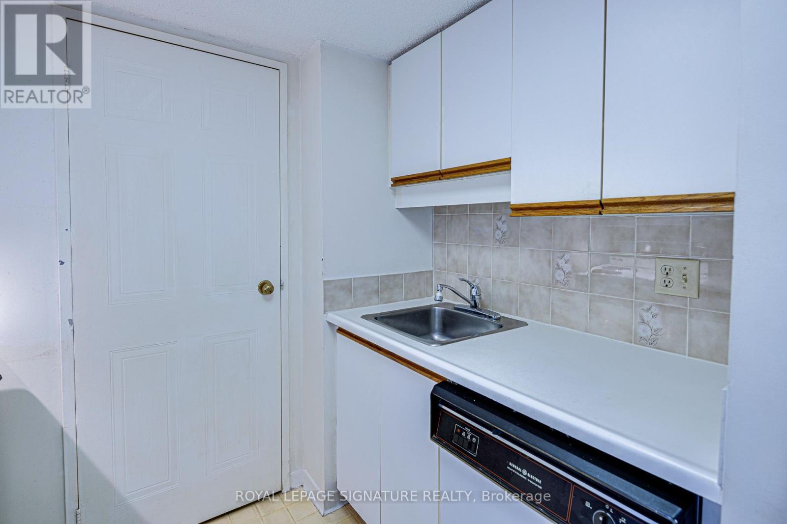 405 - 150 Alton Towers Circle, Toronto (Milliken), Ontario  M1V 4X7 - Photo 19 - E12438751
