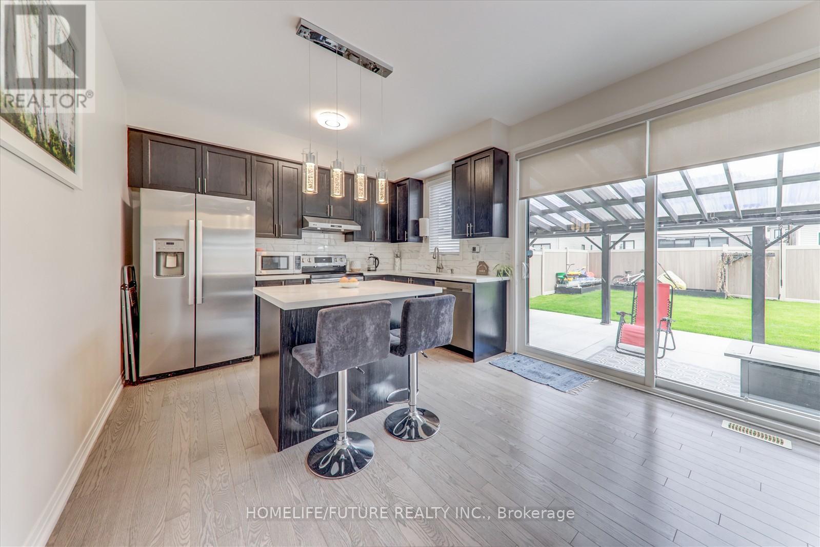 145 East Shore Drive, Clarington, Ontario  L1C 1Z8 - Photo 13 - E12438759