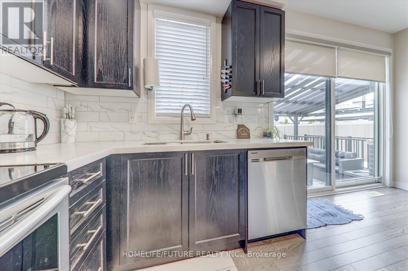 145 East Shore Drive, Clarington, Ontario  L1C 1Z8 - Photo 15 - E12438759