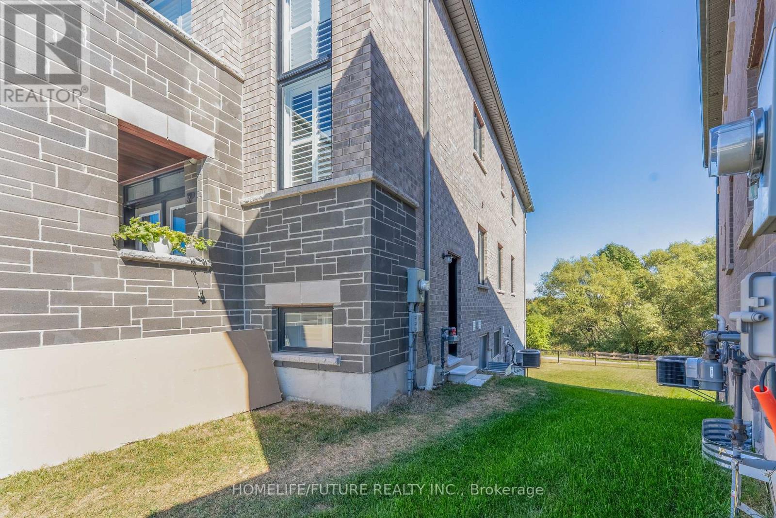 Bsmt - 65 Armilia Place, Whitby, Ontario  L1P 0P7 - Photo 3 - E12438778