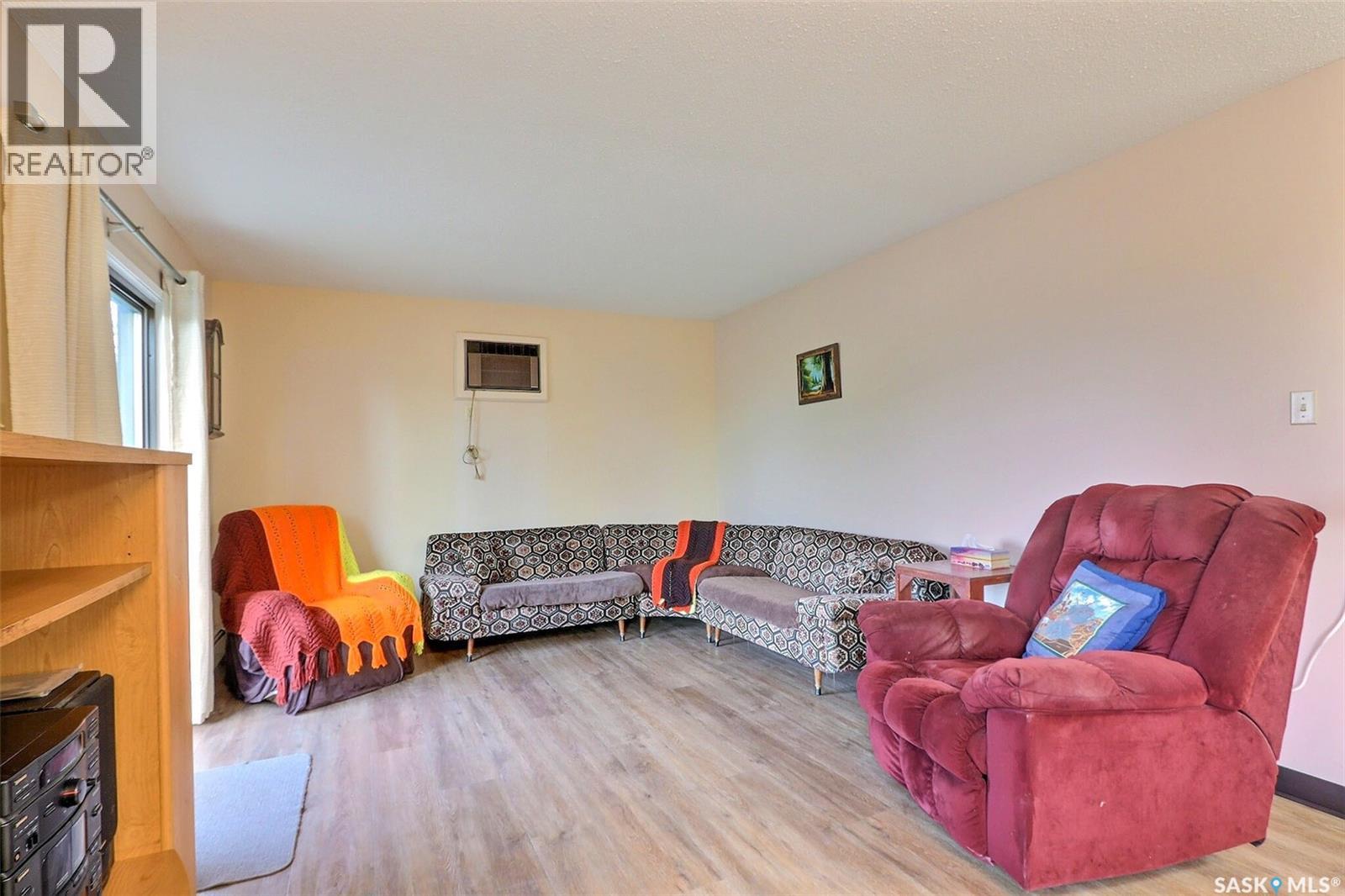 102 54 19th Street E, Prince Albert, Saskatchewan  S6V 1J2 - Photo 3 - SK019836