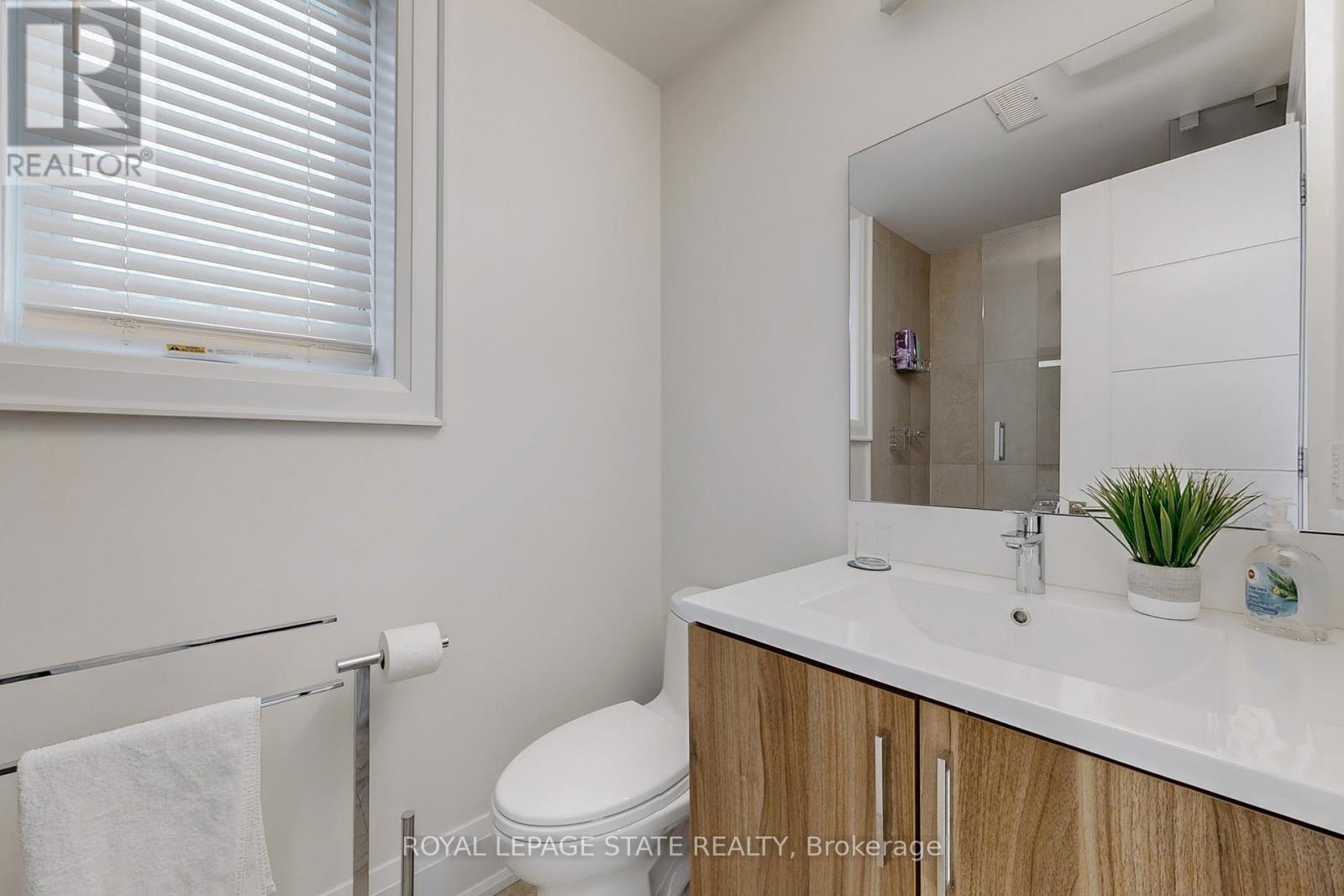 743 Glencairn Avenue, Toronto, Ontario  M6B 1Z9 - Photo 37 - C12436937