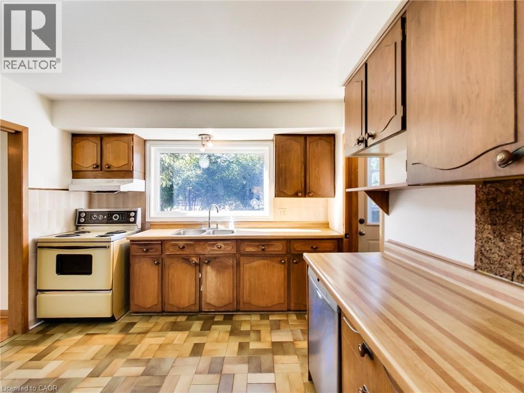 558 Parkside Crescent, Burlington, Ontario  L7L 4G9 - Photo 17 - 40774974