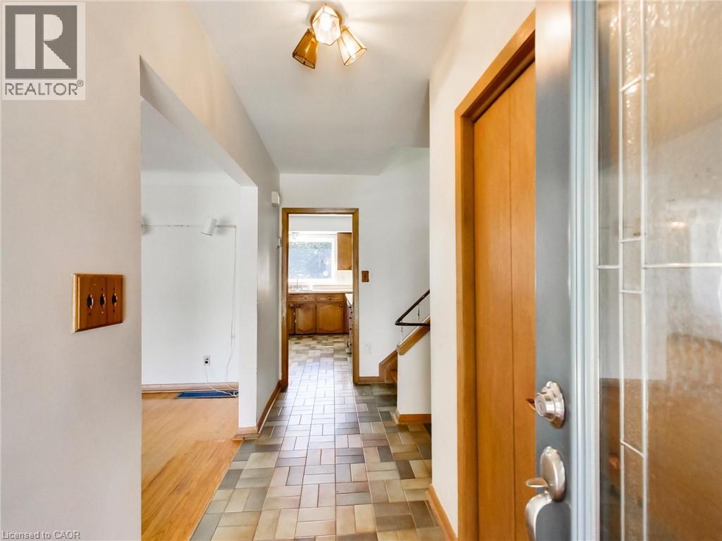 558 Parkside Crescent, Burlington, Ontario  L7L 4G9 - Photo 5 - 40774974
