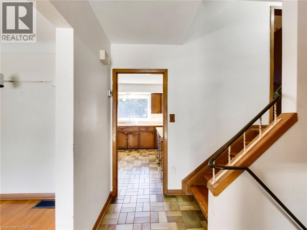 558 Parkside Crescent, Burlington, Ontario  L7L 4G9 - Photo 6 - 40774974