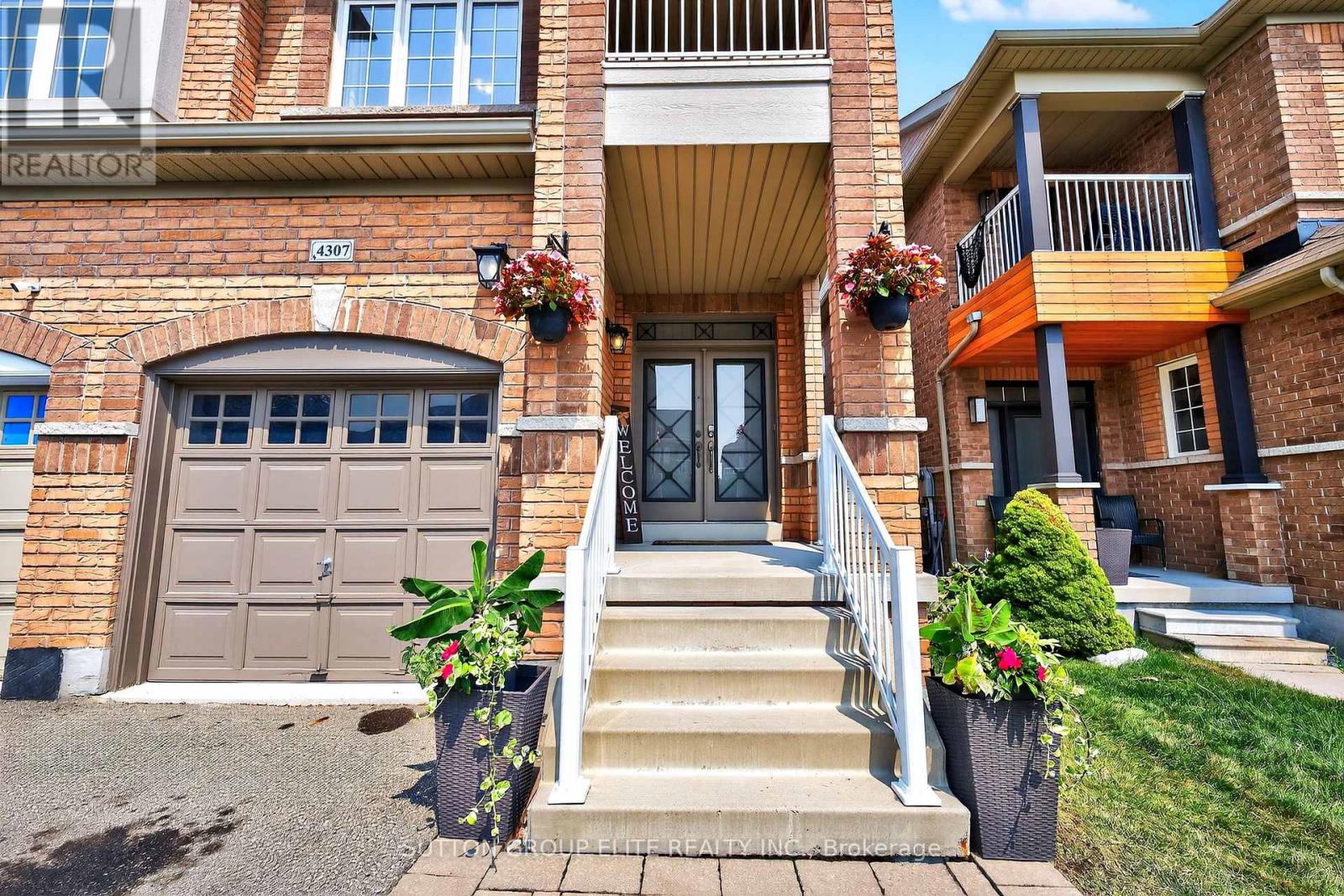 4307 Trail Blazer Way, Mississauga, Ontario  L5R 0A9 - Photo 2 - W12438755