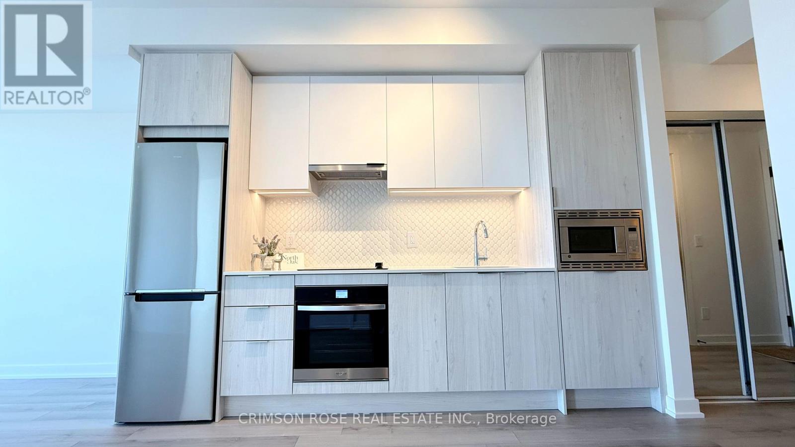 1904 - 3079 Trafalgar Road, Oakville, Ontario  L6H 8C5 - Photo 4 - W12438761