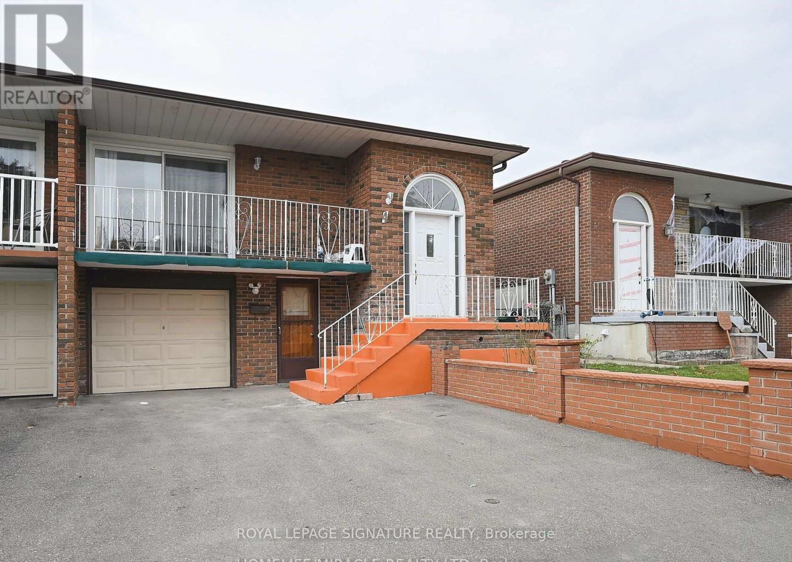 4 Royal Salisbury Way, Brampton, Ontario  L6V 3J6 - Photo 1 - W12438765