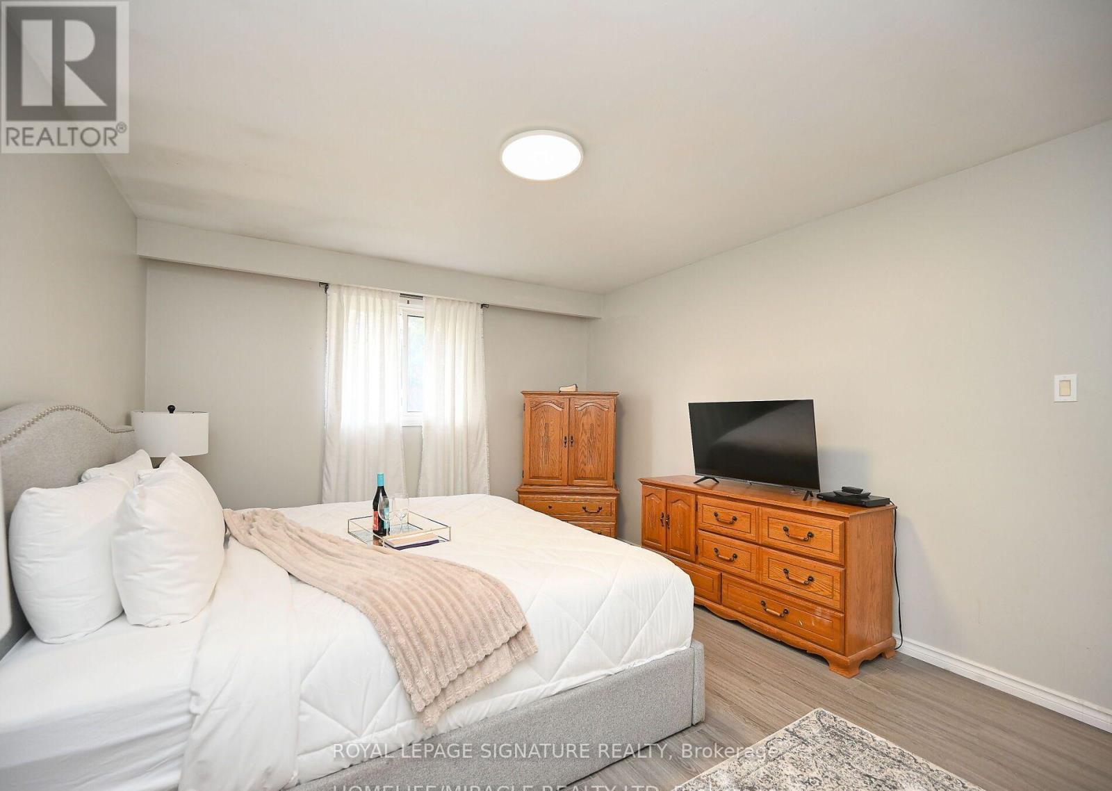 4 Royal Salisbury Way, Brampton, Ontario  L6V 3J6 - Photo 14 - W12438765
