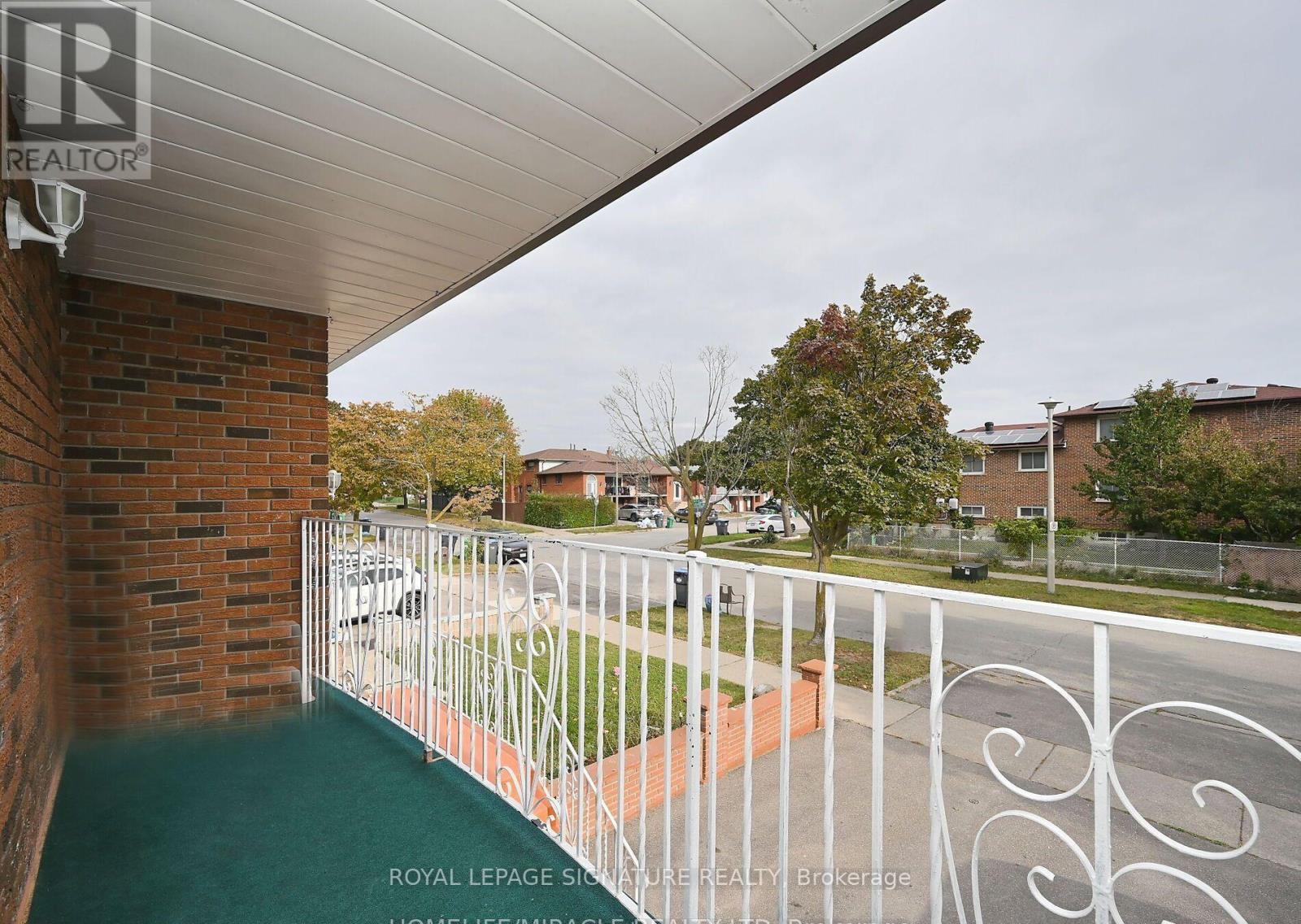 4 Royal Salisbury Way, Brampton, Ontario  L6V 3J6 - Photo 18 - W12438765