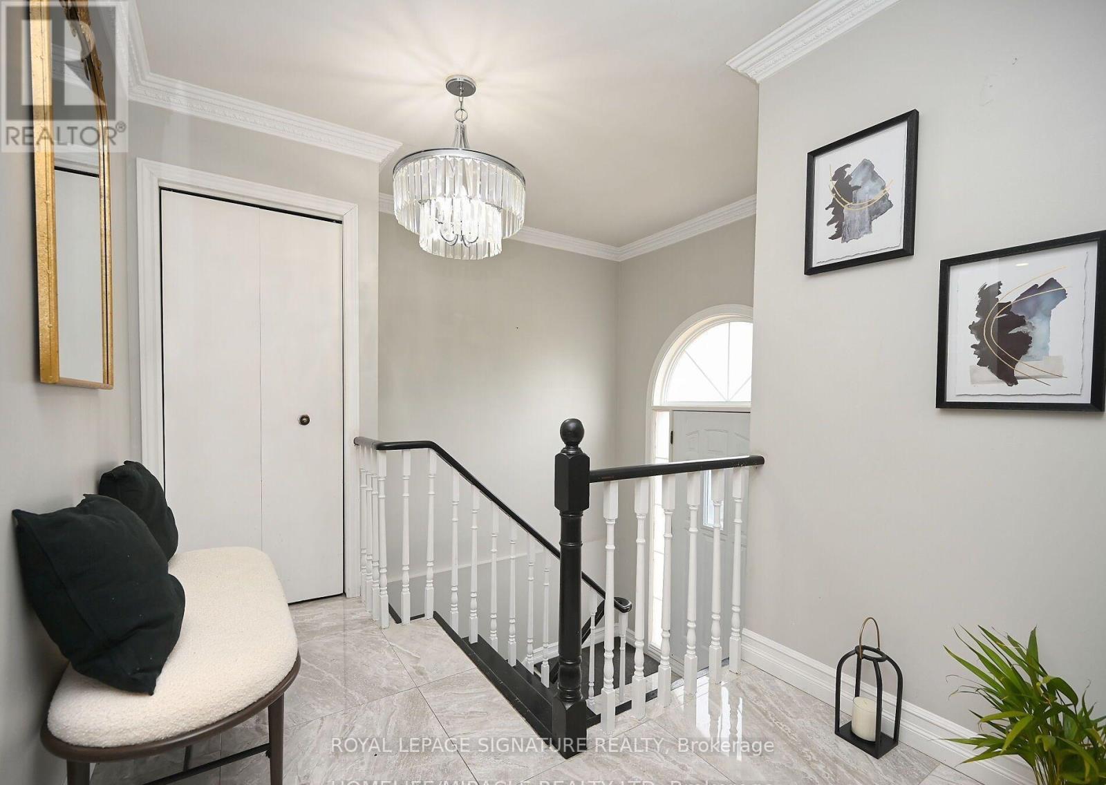 4 Royal Salisbury Way, Brampton, Ontario  L6V 3J6 - Photo 3 - W12438765