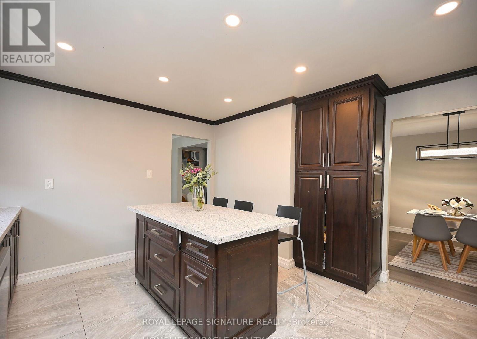 4 Royal Salisbury Way, Brampton, Ontario  L6V 3J6 - Photo 6 - W12438765