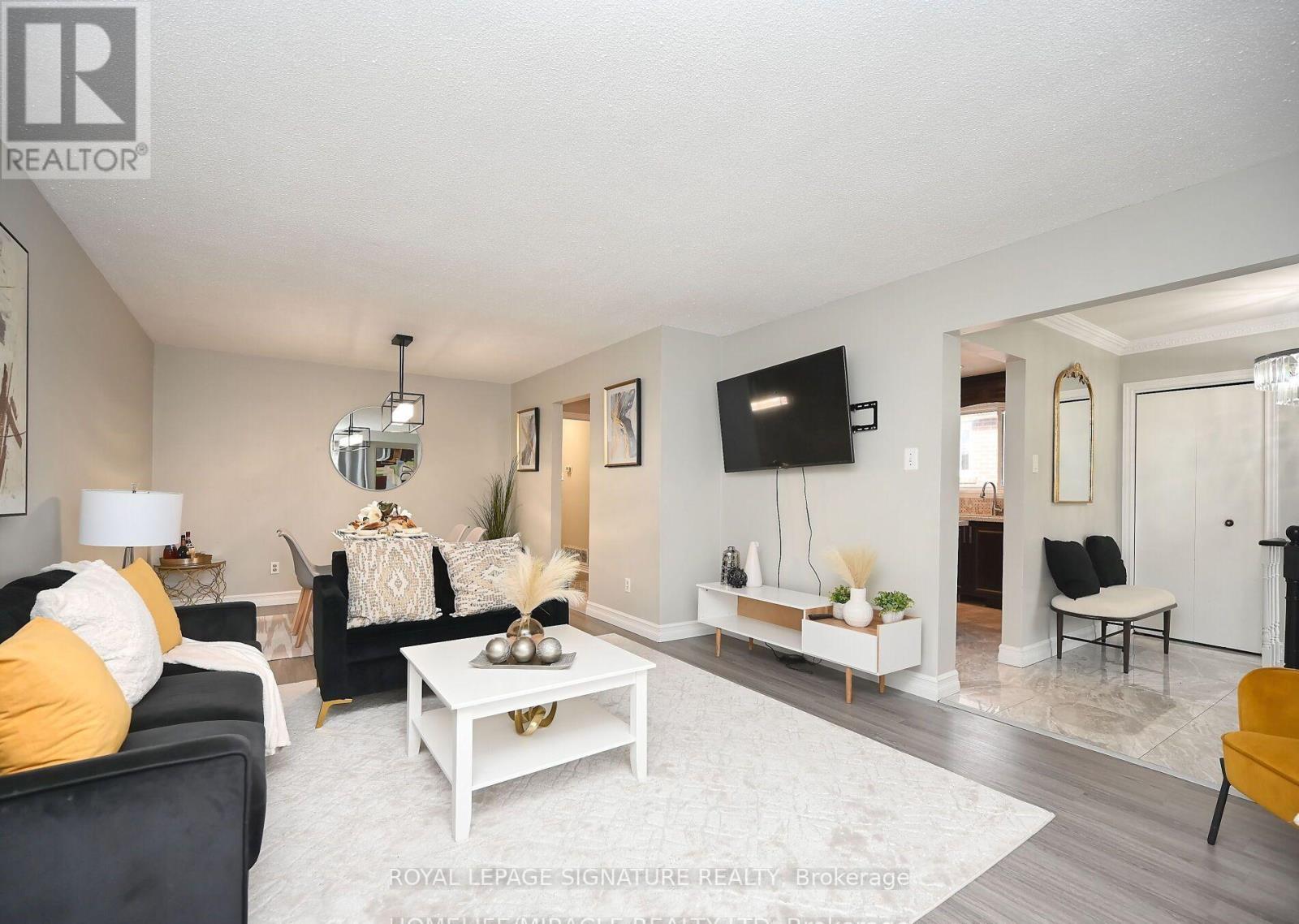 4 Royal Salisbury Way, Brampton, Ontario  L6V 3J6 - Photo 8 - W12438765