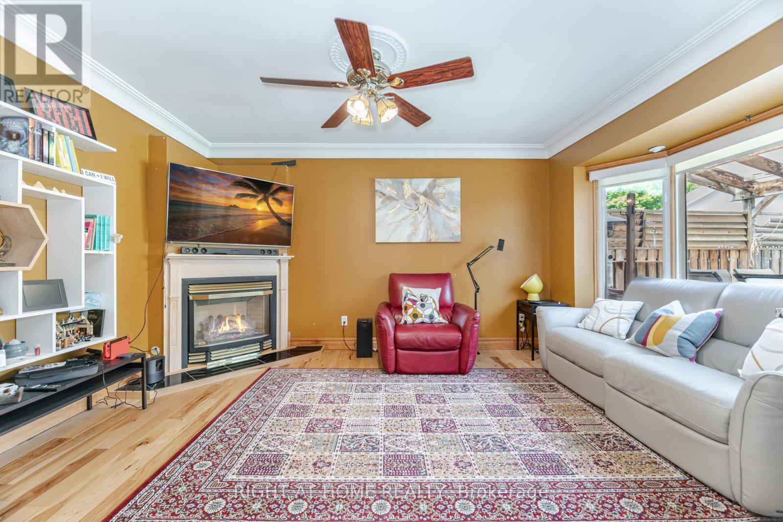1241 Lakebreeze Drive, Mississauga, Ontario  L5G 3W7 - Photo 19 - W12438777