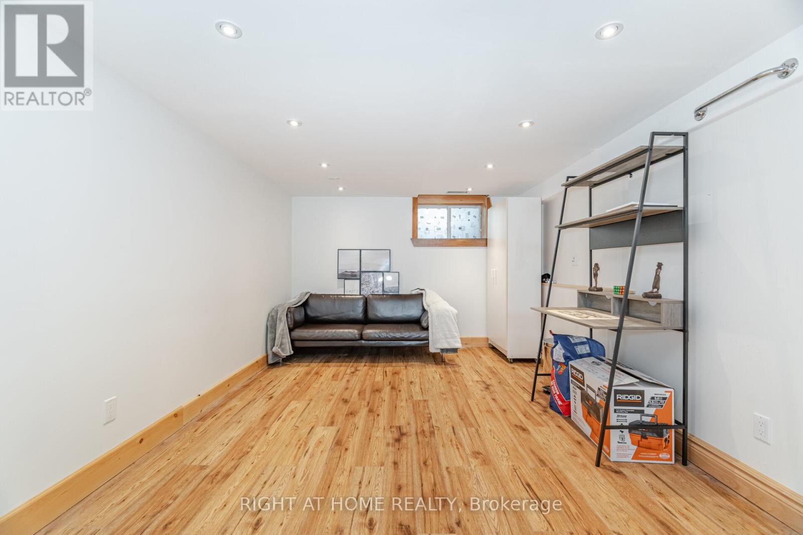 1241 Lakebreeze Drive, Mississauga, Ontario  L5G 3W7 - Photo 33 - W12438777
