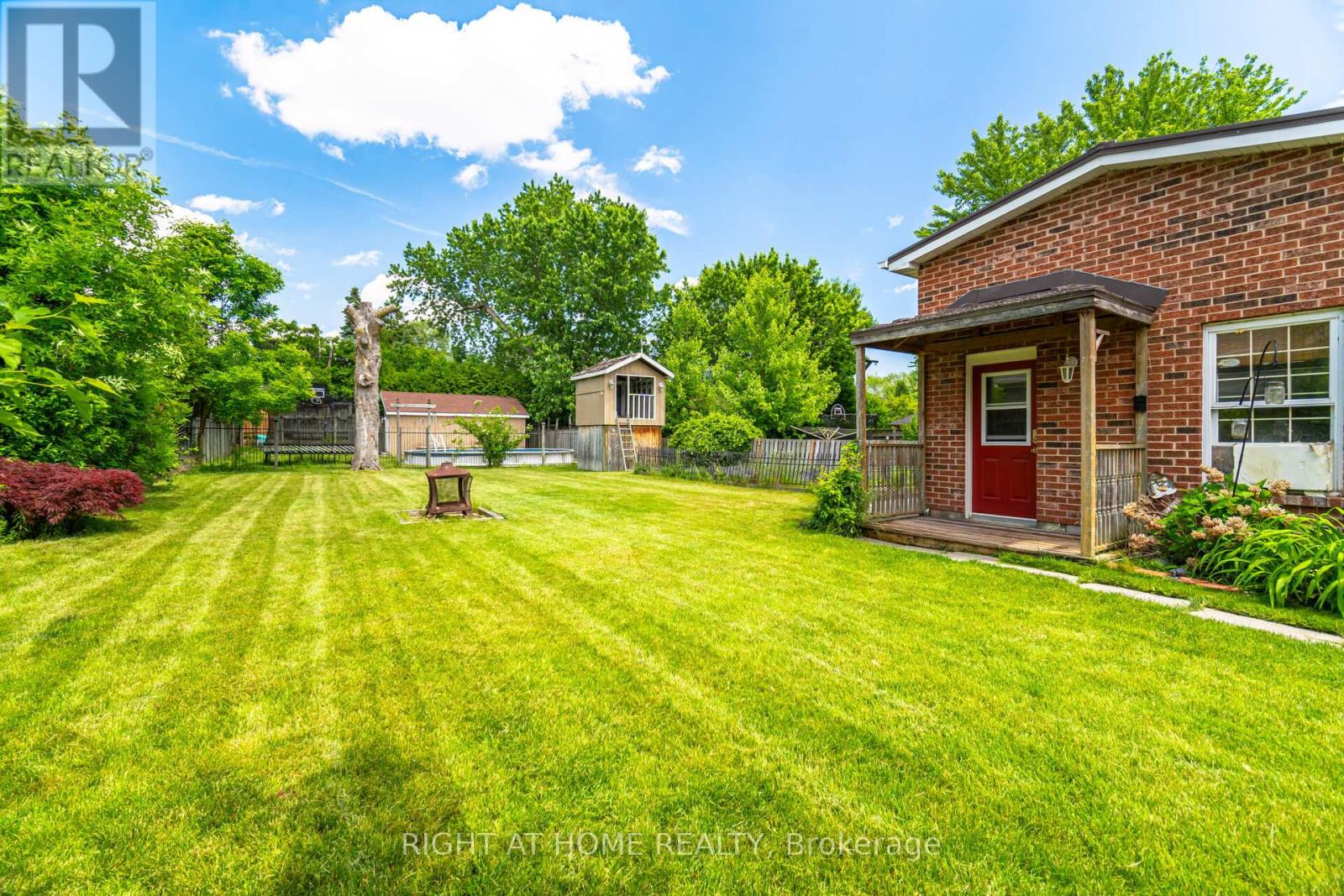 1241 Lakebreeze Drive, Mississauga, Ontario  L5G 3W7 - Photo 47 - W12438777