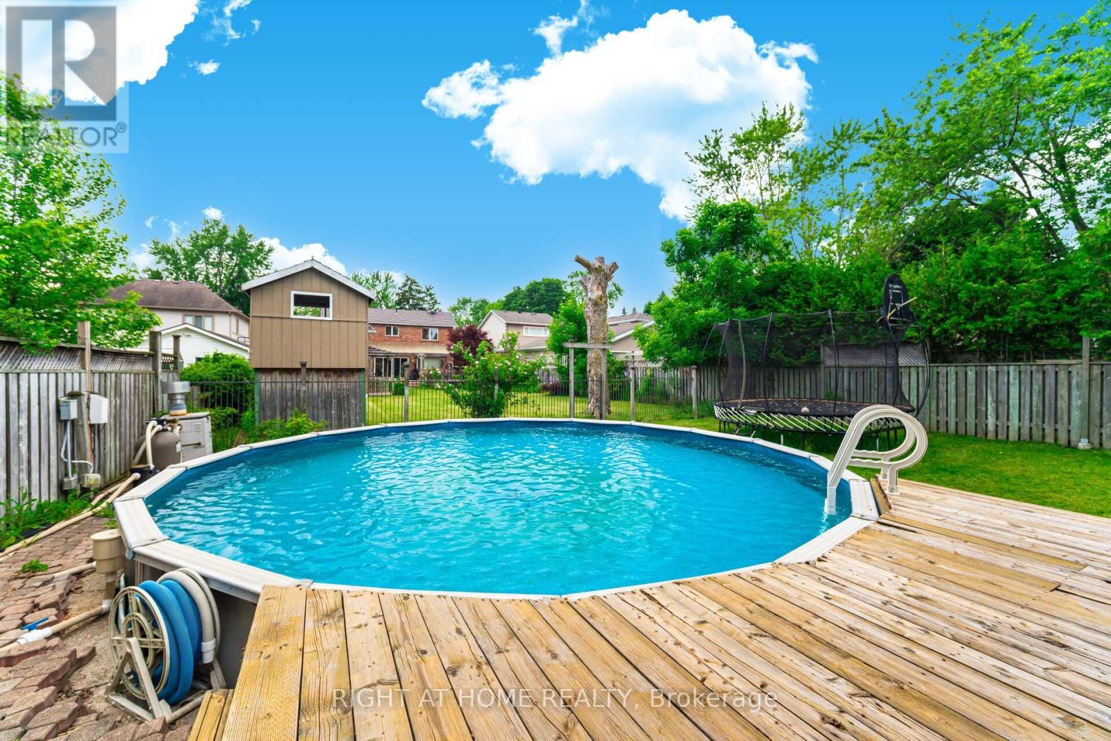 1241 Lakebreeze Drive, Mississauga, Ontario  L5G 3W7 - Photo 49 - W12438777
