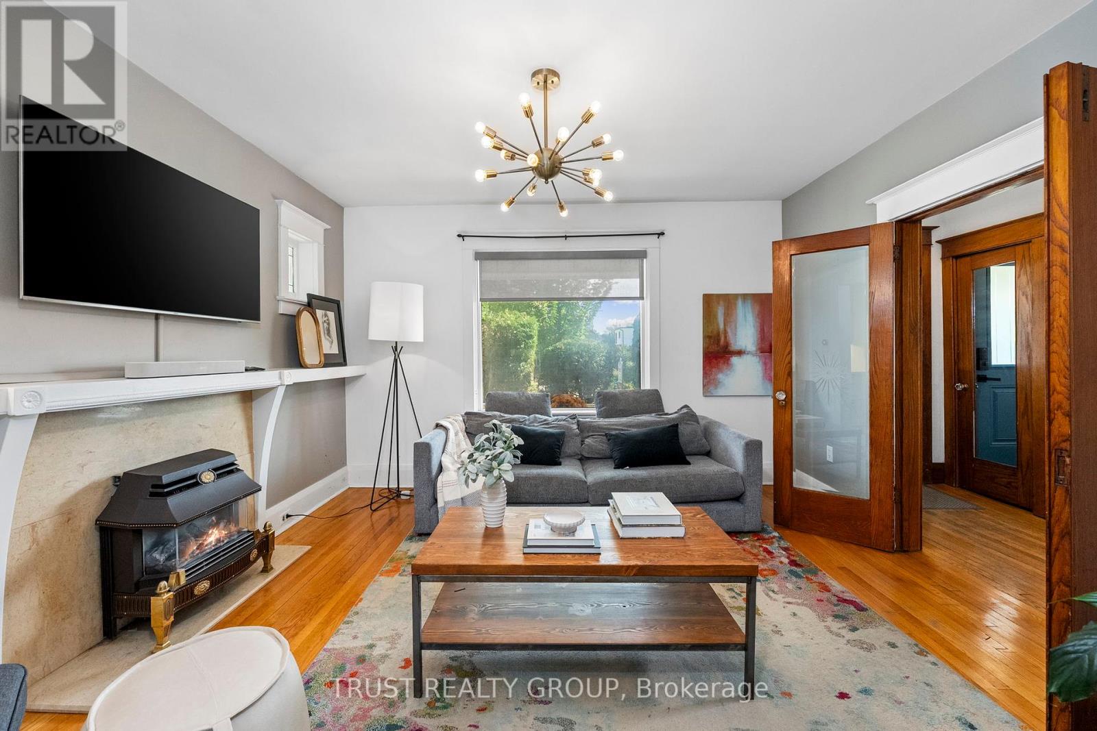 206 Woodmount Avenue, Toronto, Ontario  M4C 3Z6 - Photo 3 - E12421706
