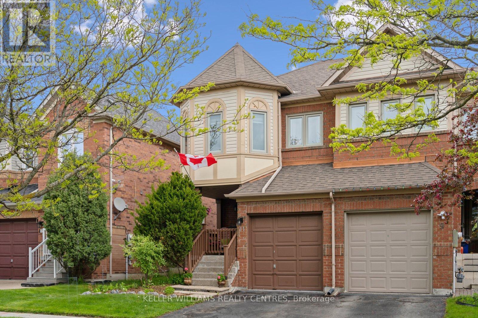 11 Snedden Avenue, Aurora, Ontario  L4G 7J6 - Photo 1 - N12437697