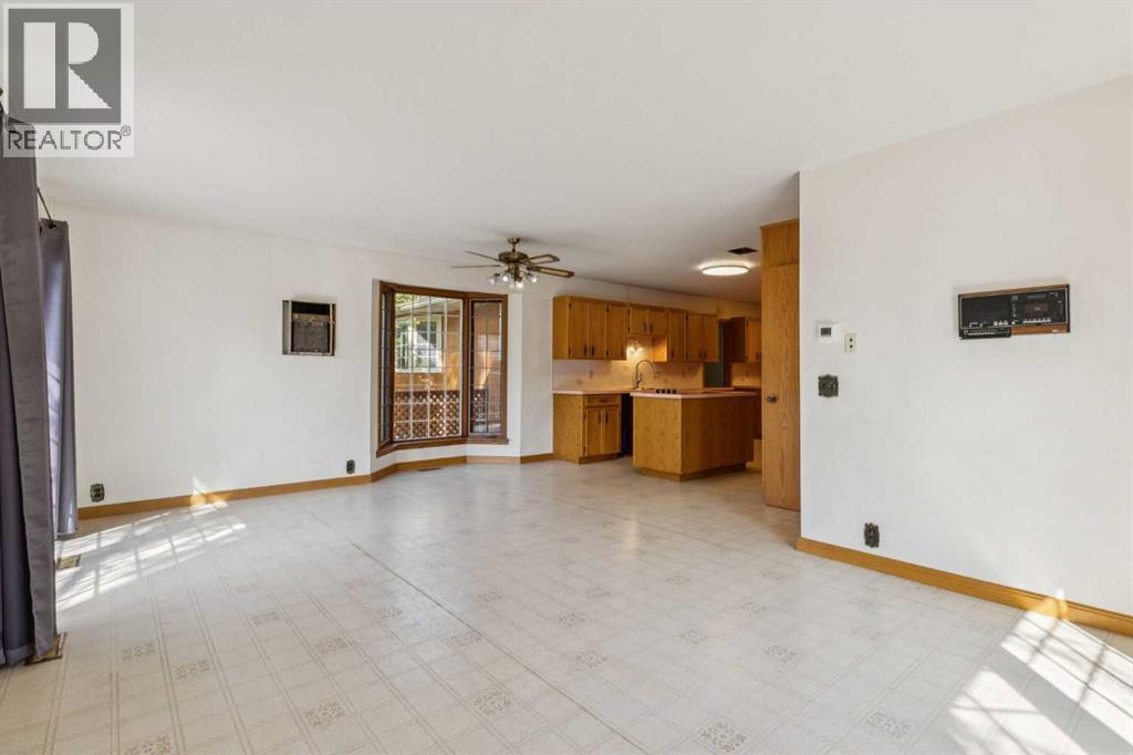 5031 Vienna Drive Nw, Calgary, Alberta  T3A 0W8 - Photo 11 - A2258794