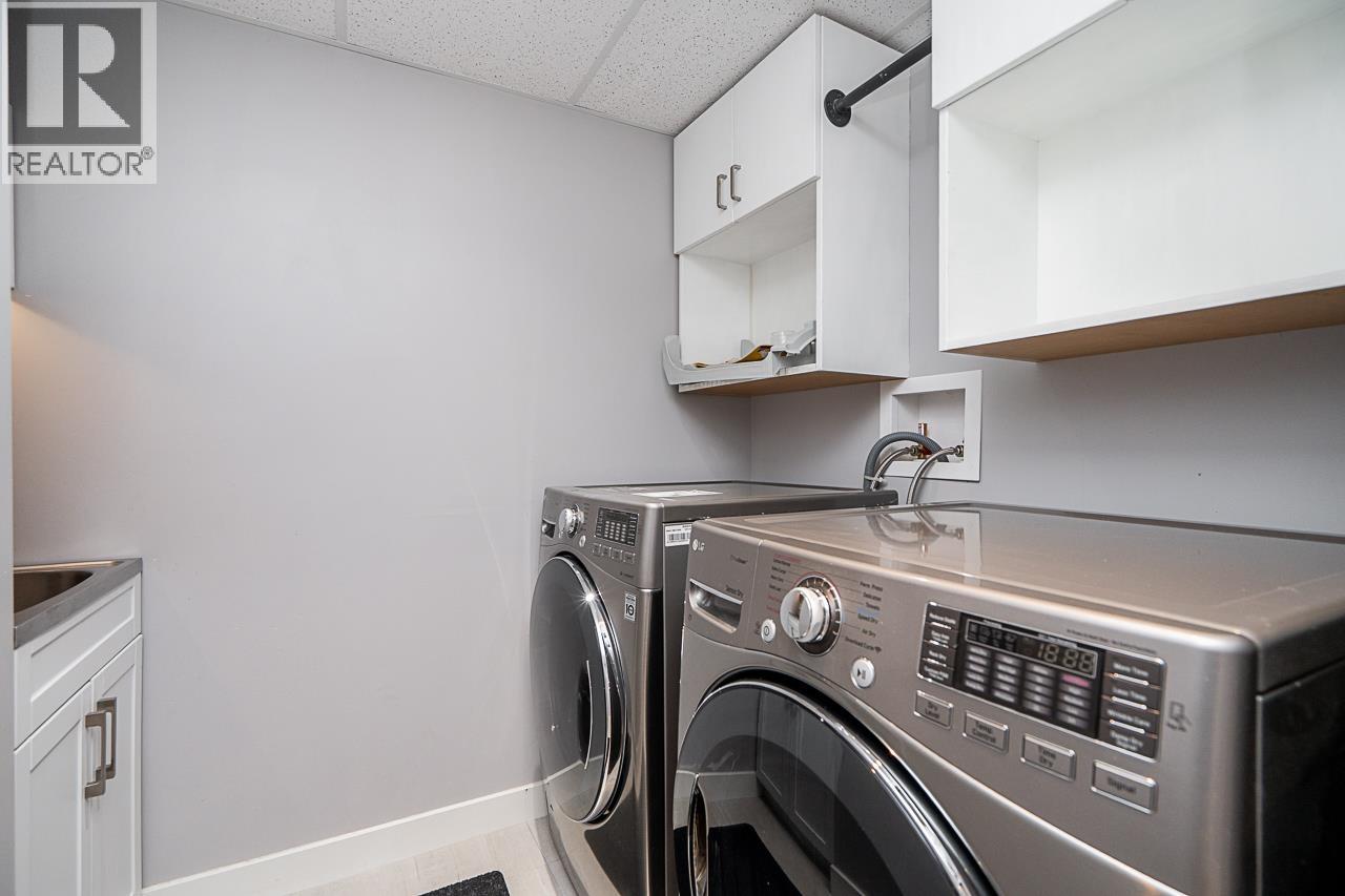 8561 Flowering Place, Burnaby, British Columbia  V5A 4B4 - Photo 7 - R3052632