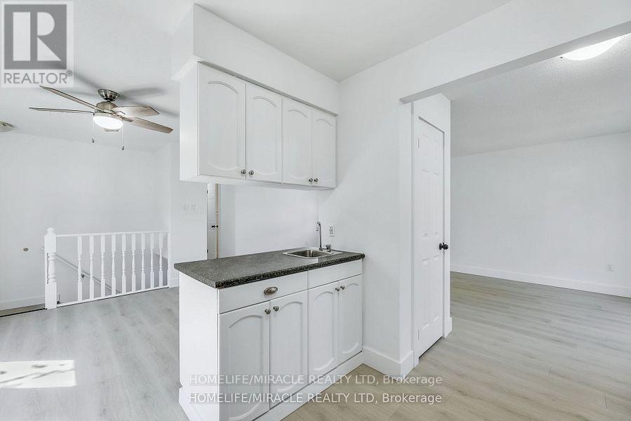 291 Portsmouth Crescent E, London East, Ontario  N5V 4E1 - Photo 11 - X12438729