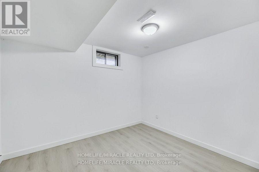 291 Portsmouth Crescent E, London East, Ontario  N5V 4E1 - Photo 20 - X12438729
