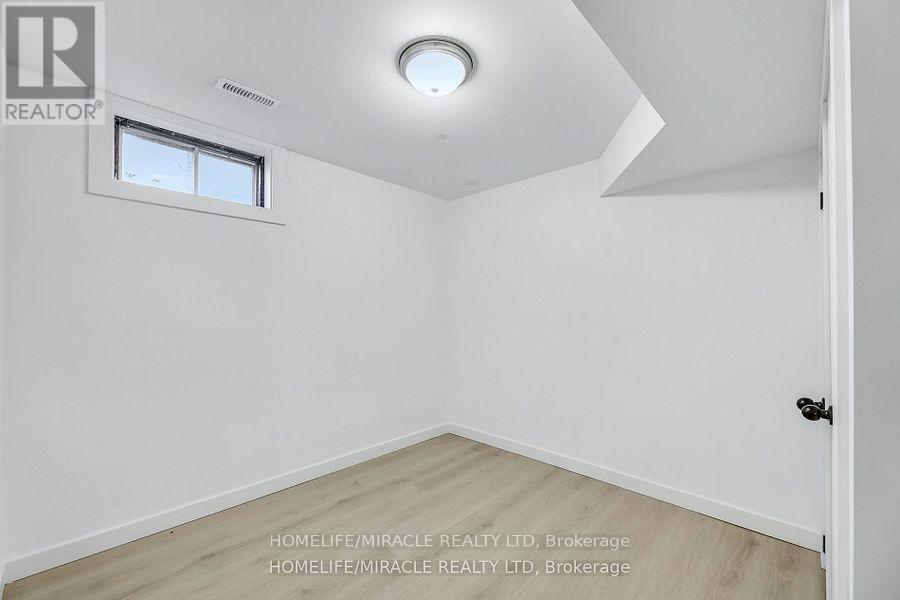 291 Portsmouth Crescent E, London East, Ontario  N5V 4E1 - Photo 21 - X12438729