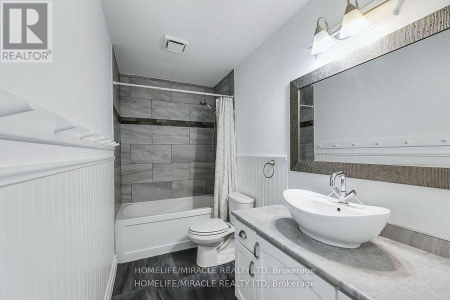 291 Portsmouth Crescent E, London East, Ontario  N5V 4E1 - Photo 23 - X12438729