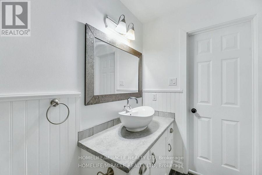 291 Portsmouth Crescent E, London East, Ontario  N5V 4E1 - Photo 24 - X12438729