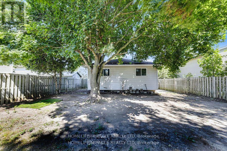 291 Portsmouth Crescent E, London East, Ontario  N5V 4E1 - Photo 27 - X12438729