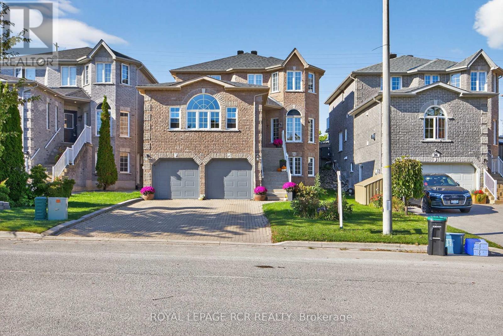 24 Tascona Court, Barrie, Ontario  L4M 0C5 - Photo 3 - S12428252