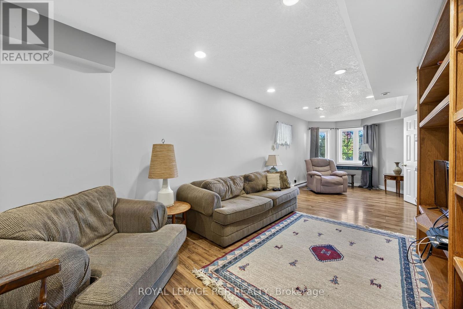 24 Tascona Court, Barrie, Ontario  L4M 0C5 - Photo 35 - S12428252