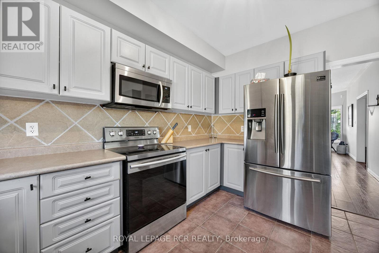 24 Tascona Court, Barrie, Ontario  L4M 0C5 - Photo 9 - S12428252
