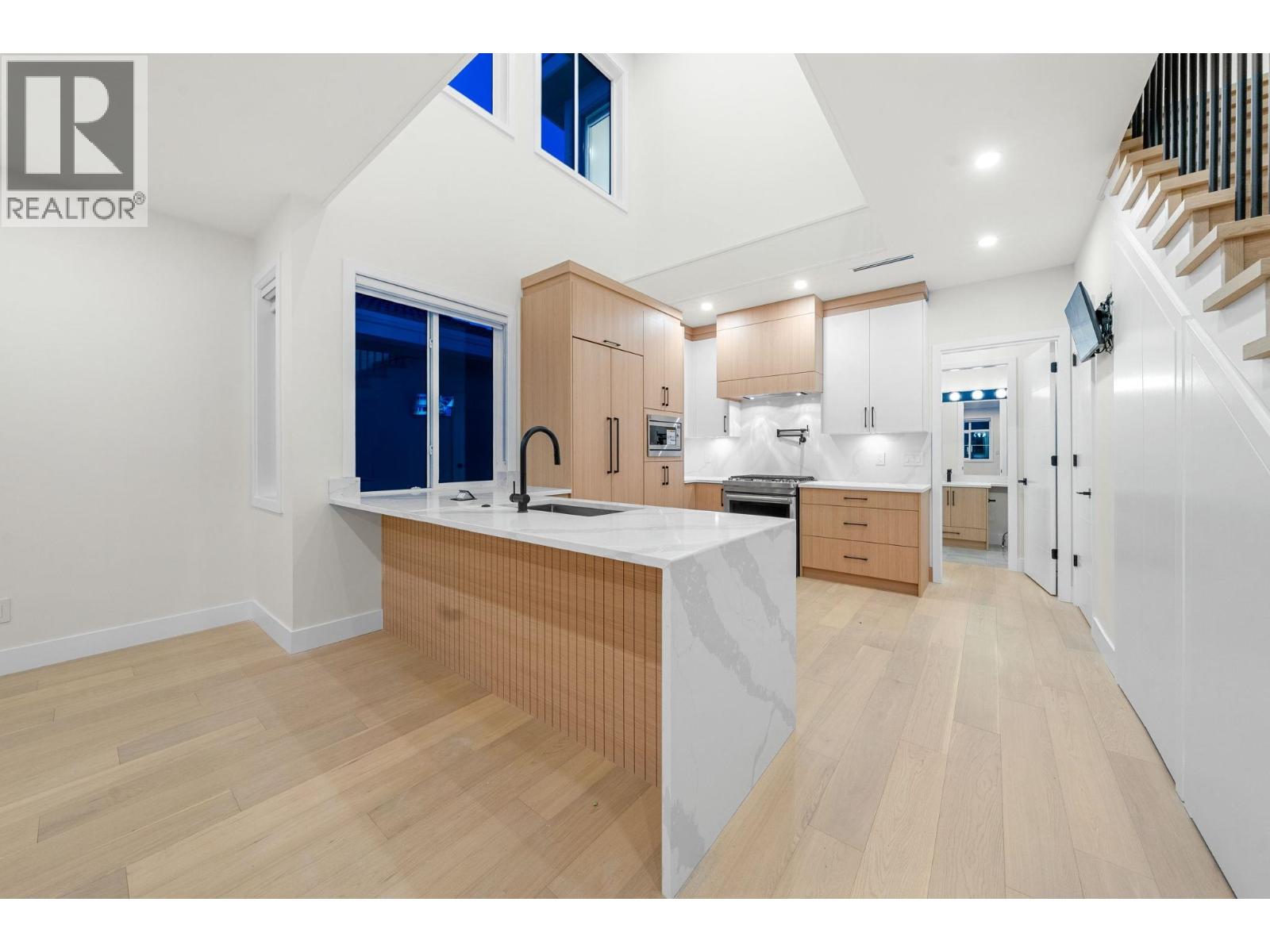 7586 2nd Street, Burnaby, British Columbia  V3N 3R6 - Photo 11 - R3054255