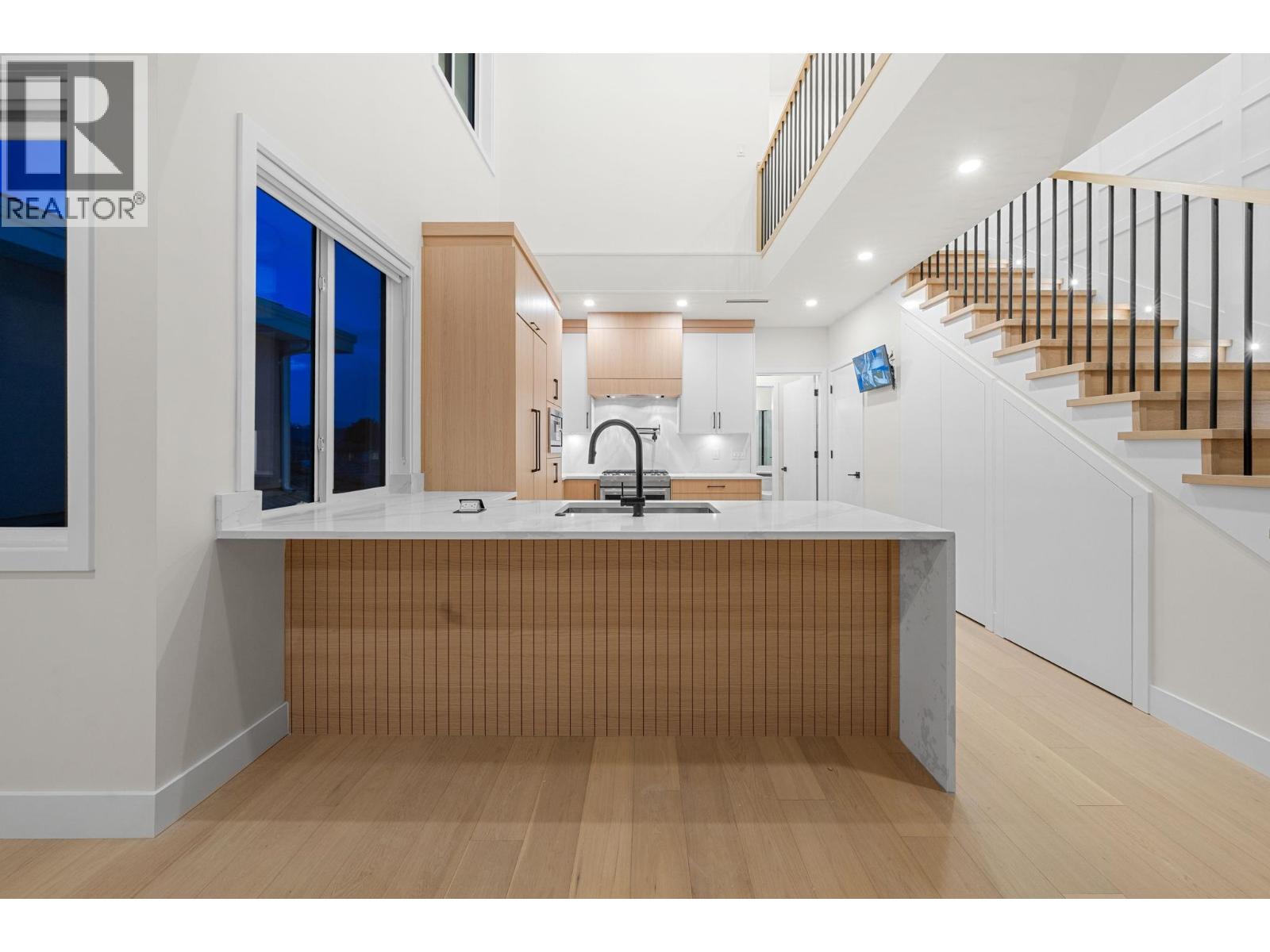 7586 2nd Street, Burnaby, British Columbia  V3N 3R6 - Photo 12 - R3054255