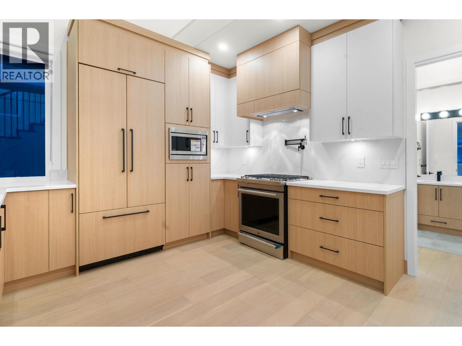 7586 2nd Street, Burnaby, British Columbia  V3N 3R6 - Photo 13 - R3054255