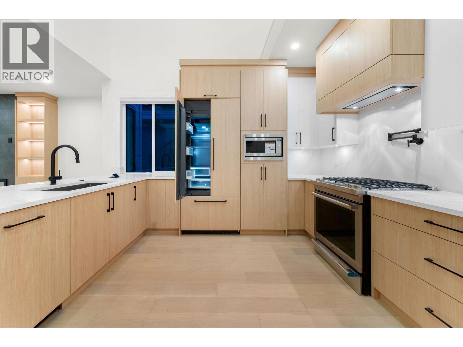 7586 2nd Street, Burnaby, British Columbia  V3N 3R6 - Photo 15 - R3054255
