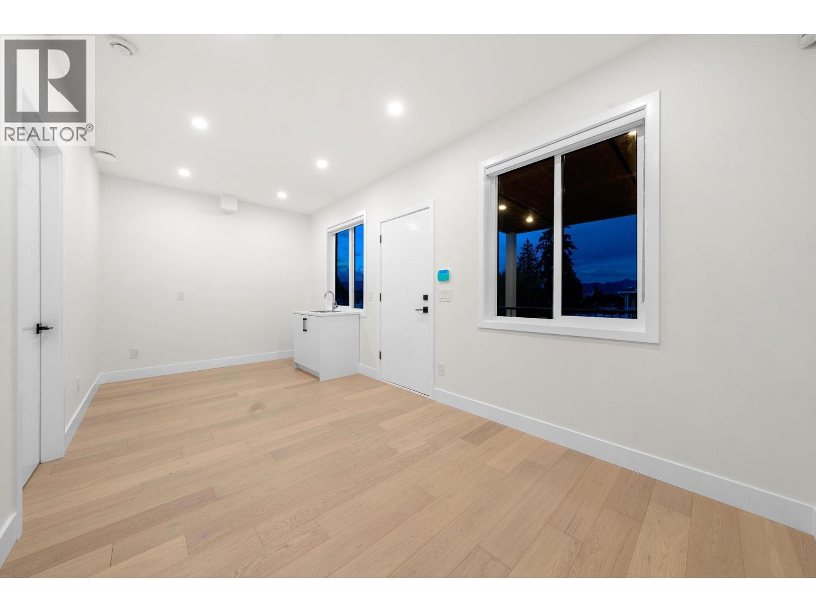 7586 2nd Street, Burnaby, British Columbia  V3N 3R6 - Photo 17 - R3054255