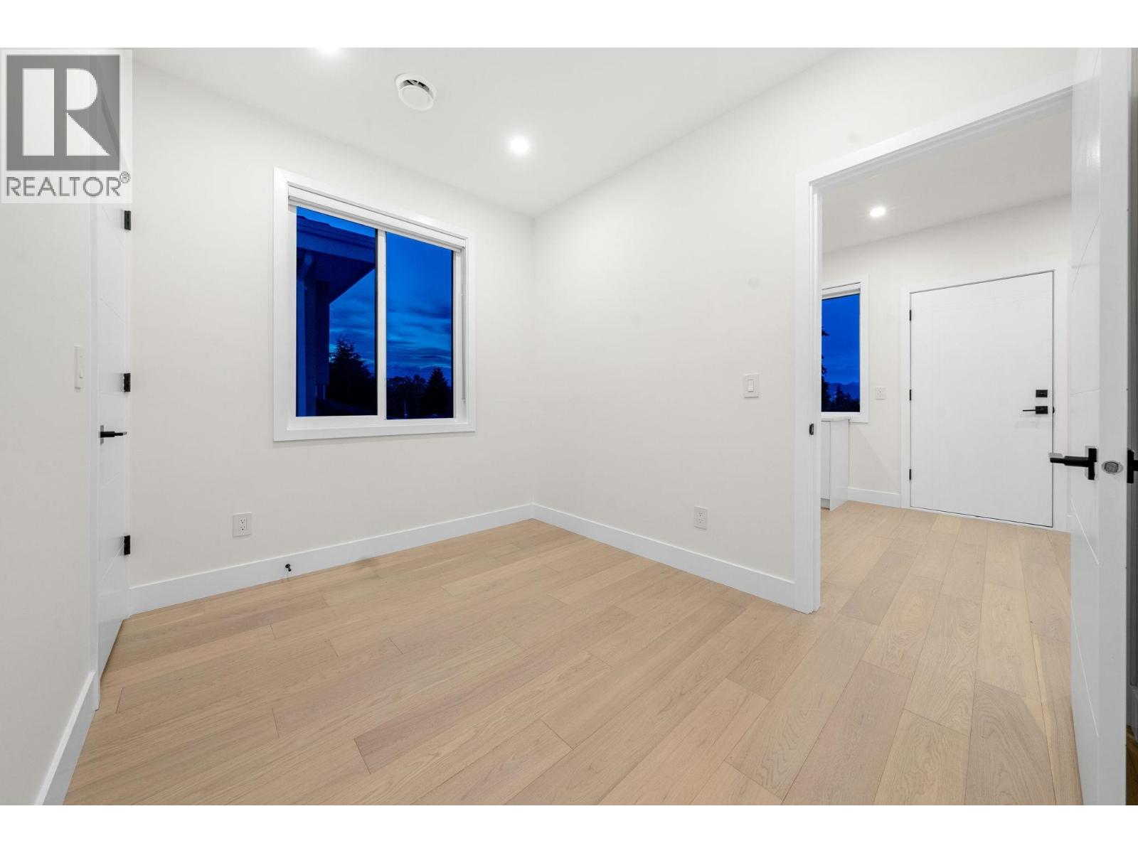 7586 2nd Street, Burnaby, British Columbia  V3N 3R6 - Photo 21 - R3054255