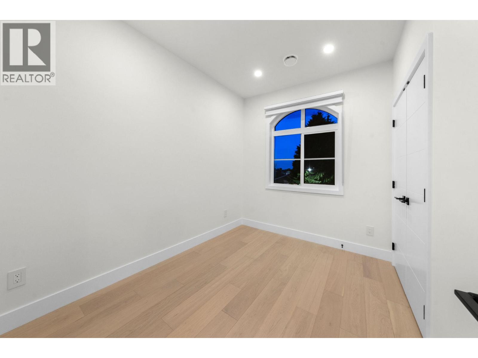 7586 2nd Street, Burnaby, British Columbia  V3N 3R6 - Photo 30 - R3054255
