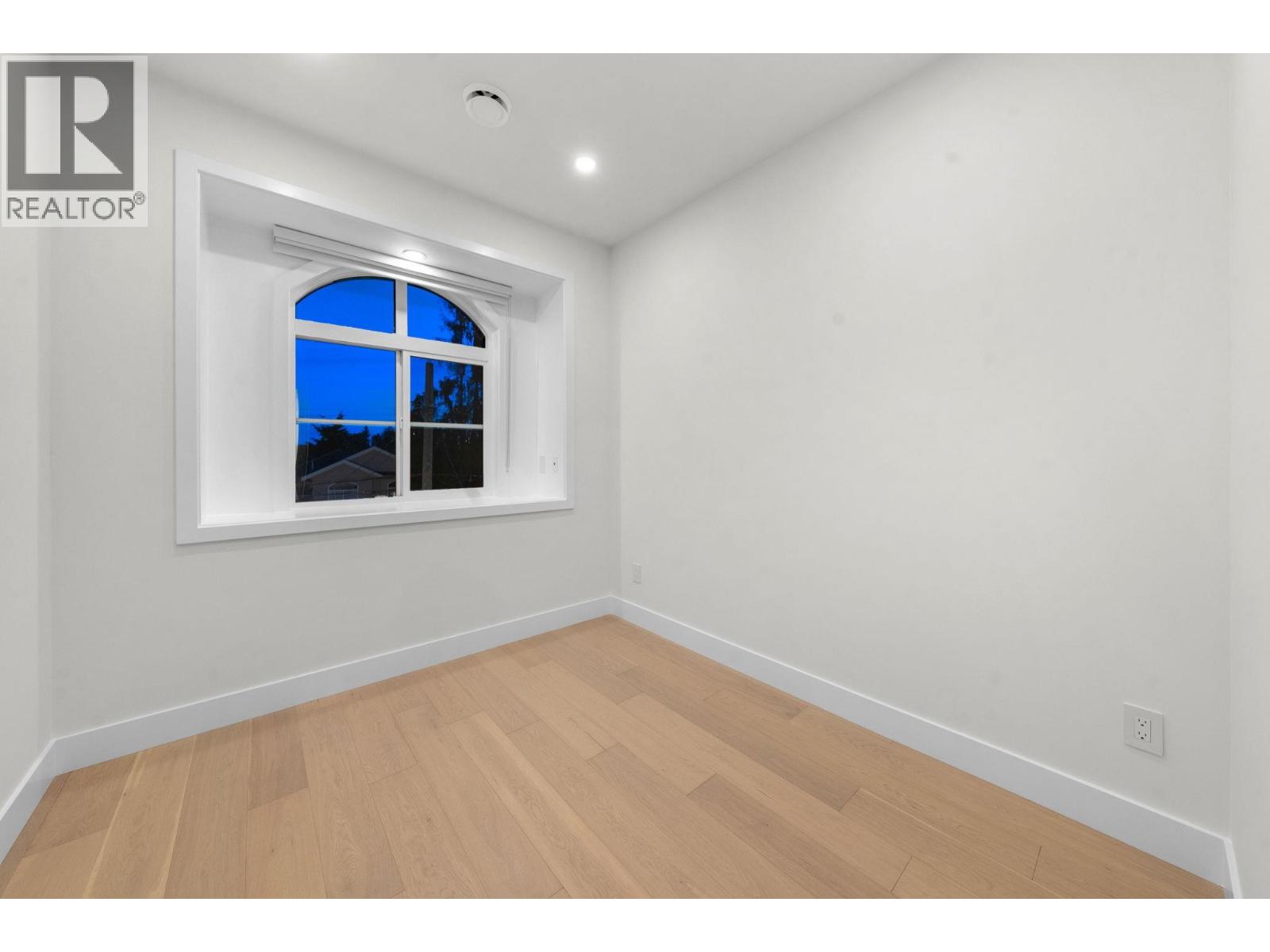 7586 2nd Street, Burnaby, British Columbia  V3N 3R6 - Photo 31 - R3054255